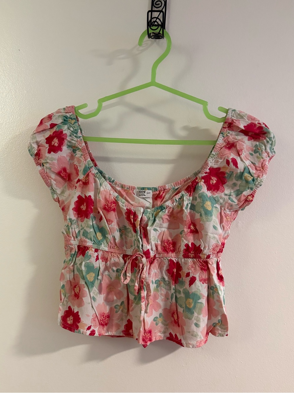 Ardene Floral Tie-Front Peplum Crop Top in Pink and Mint